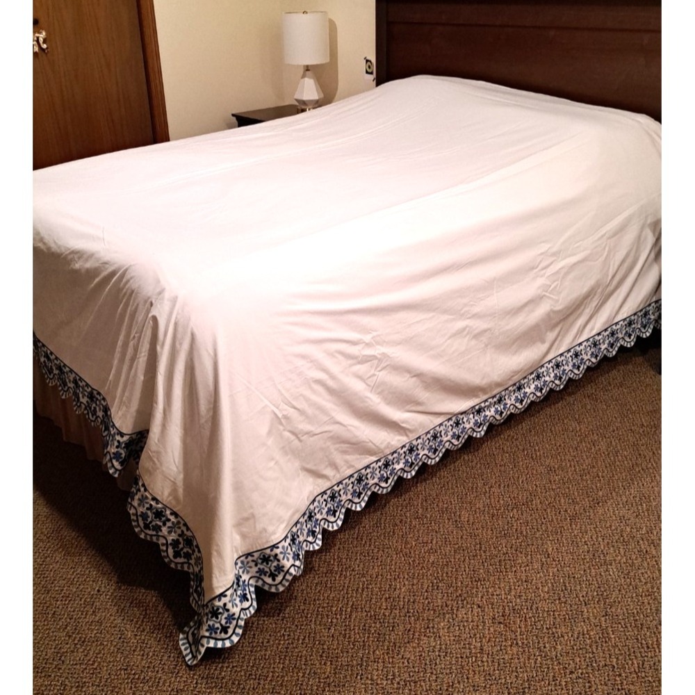 Pottery Barn White Cotton Embroidered Scalloped Trim Duvet Cover King 108 X 92"